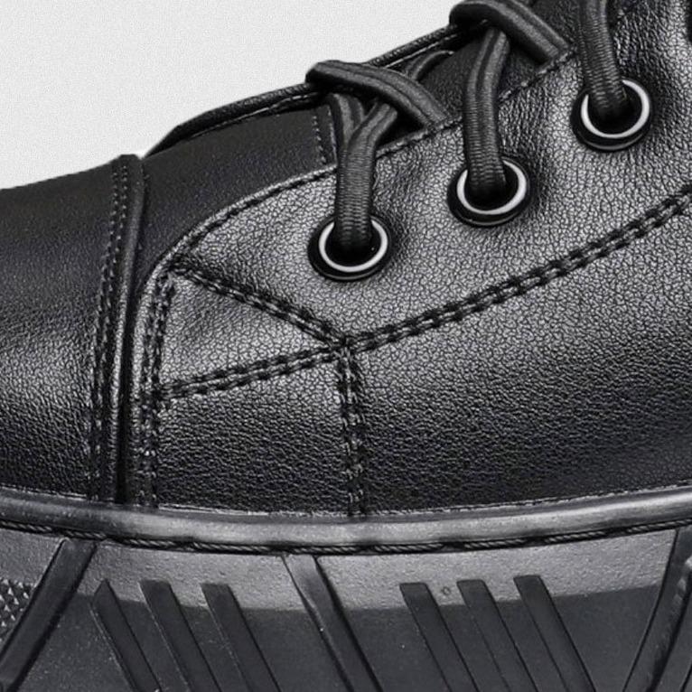 Moderne Echtlederstiefel - Italien